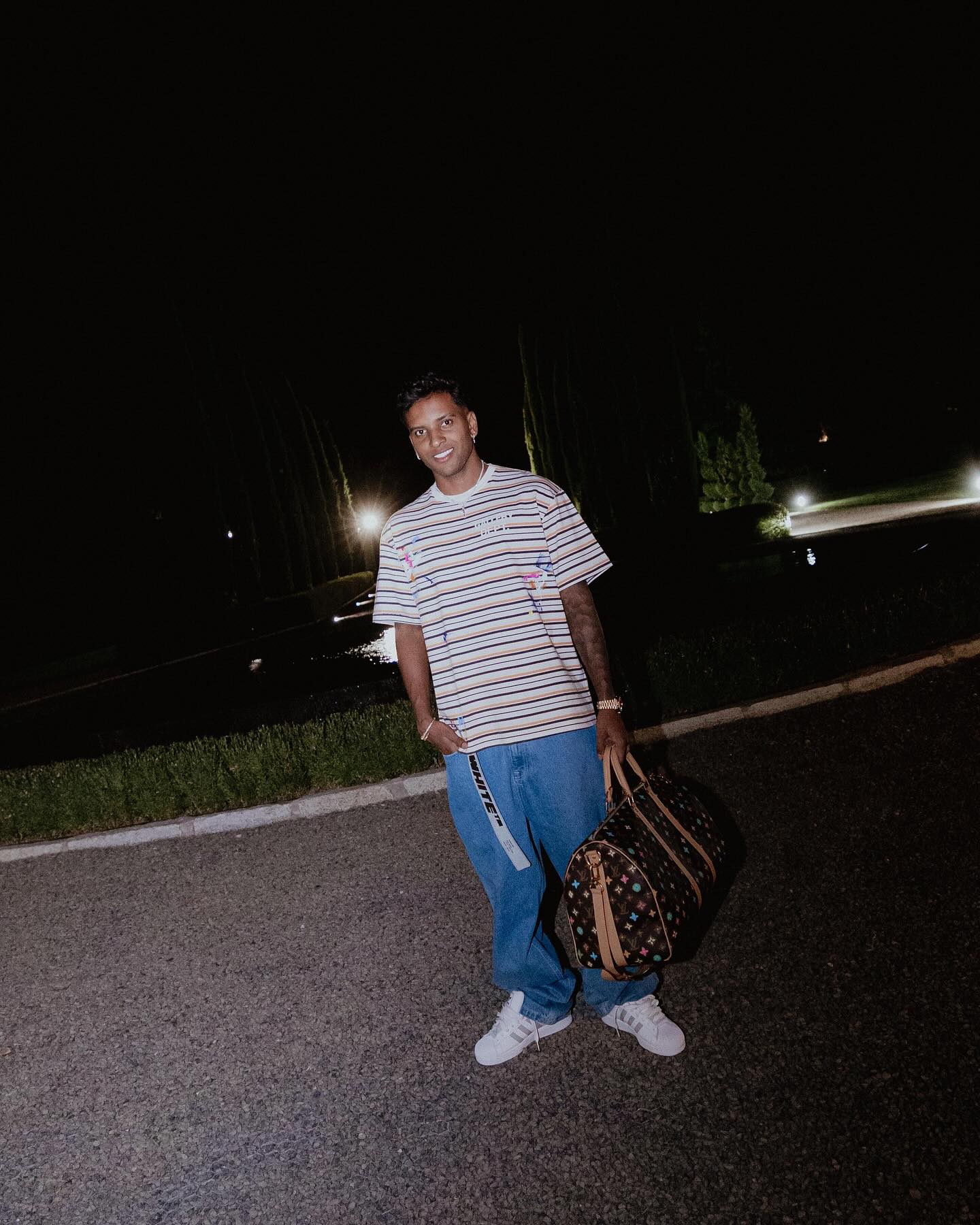 photo_2025-10-18_01-05-00 رودریگو گوئس