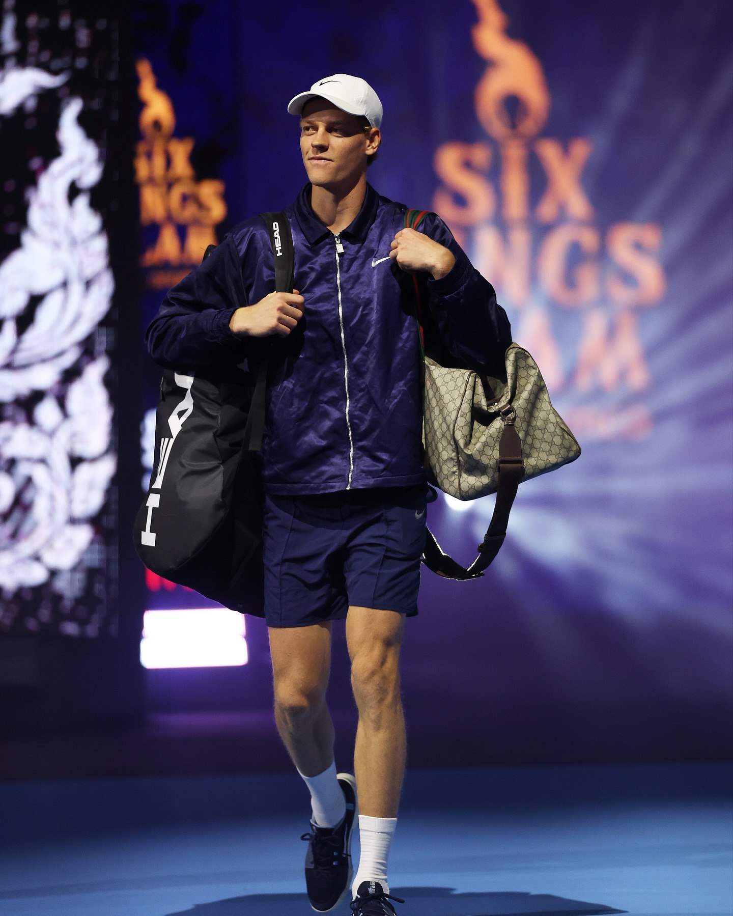 photo_2025-10-18_01-07-04 یانیک سینر