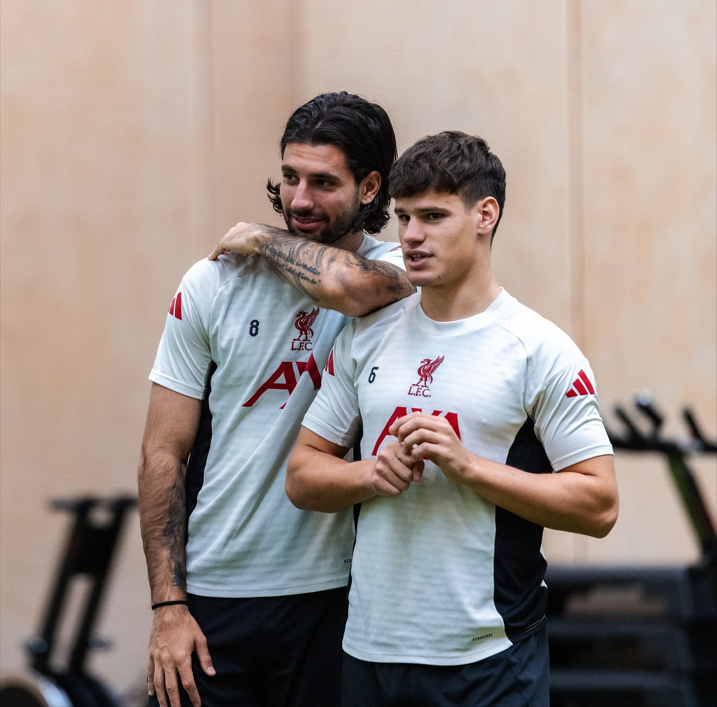 photo_2025-10-18_01-08-10 میلوش کرکز