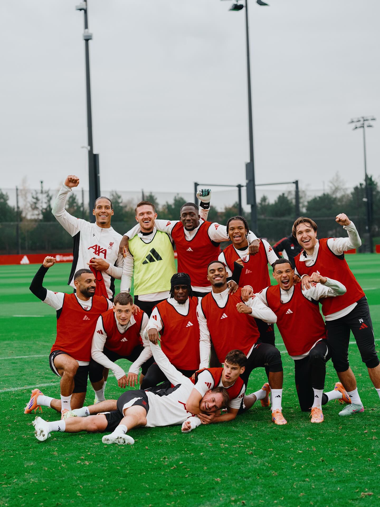 photo_2025-10-18_01-08-59 الکسیس مک آلیستر