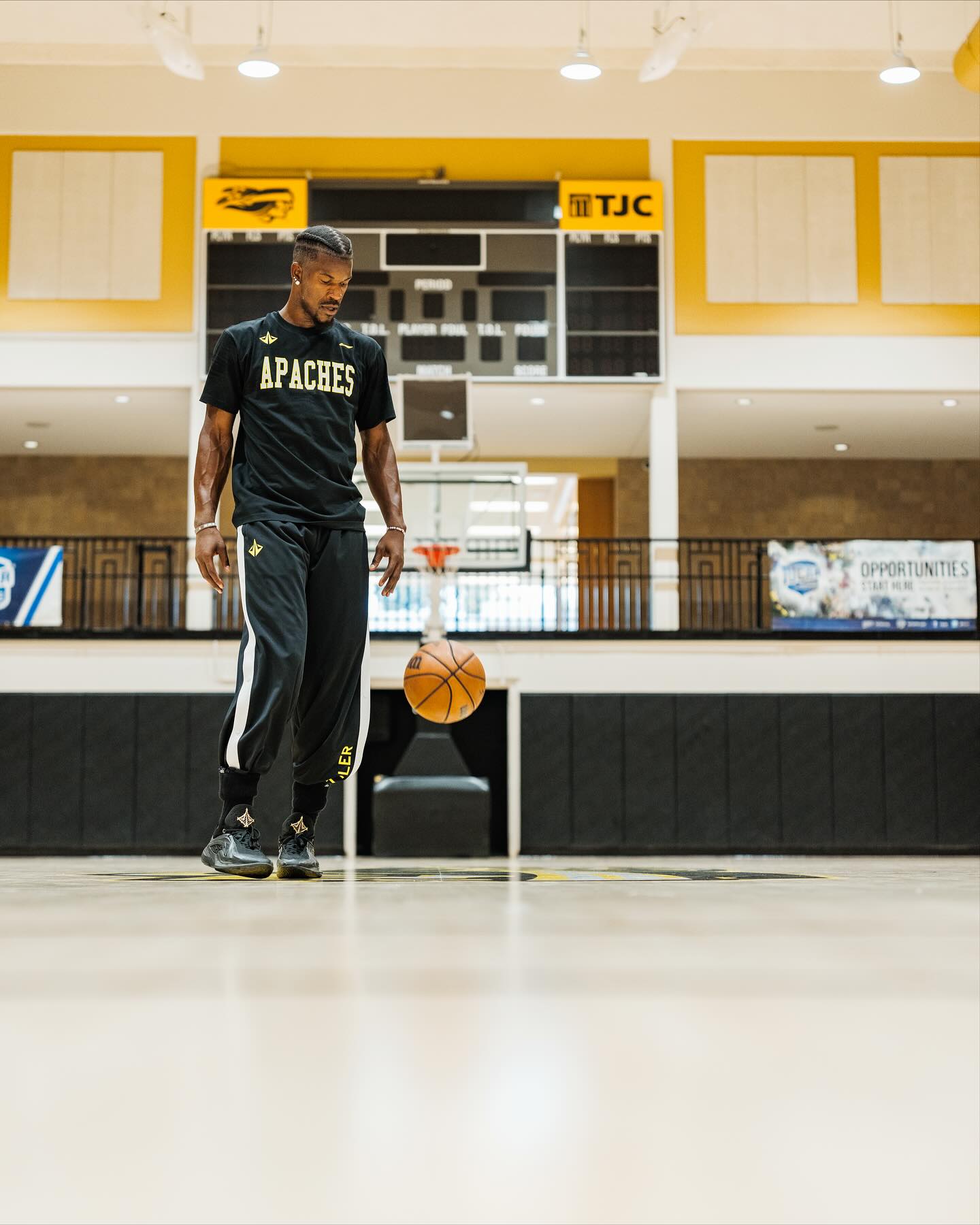 photo_2025-10-19_01-50-40 جیمی باتلر