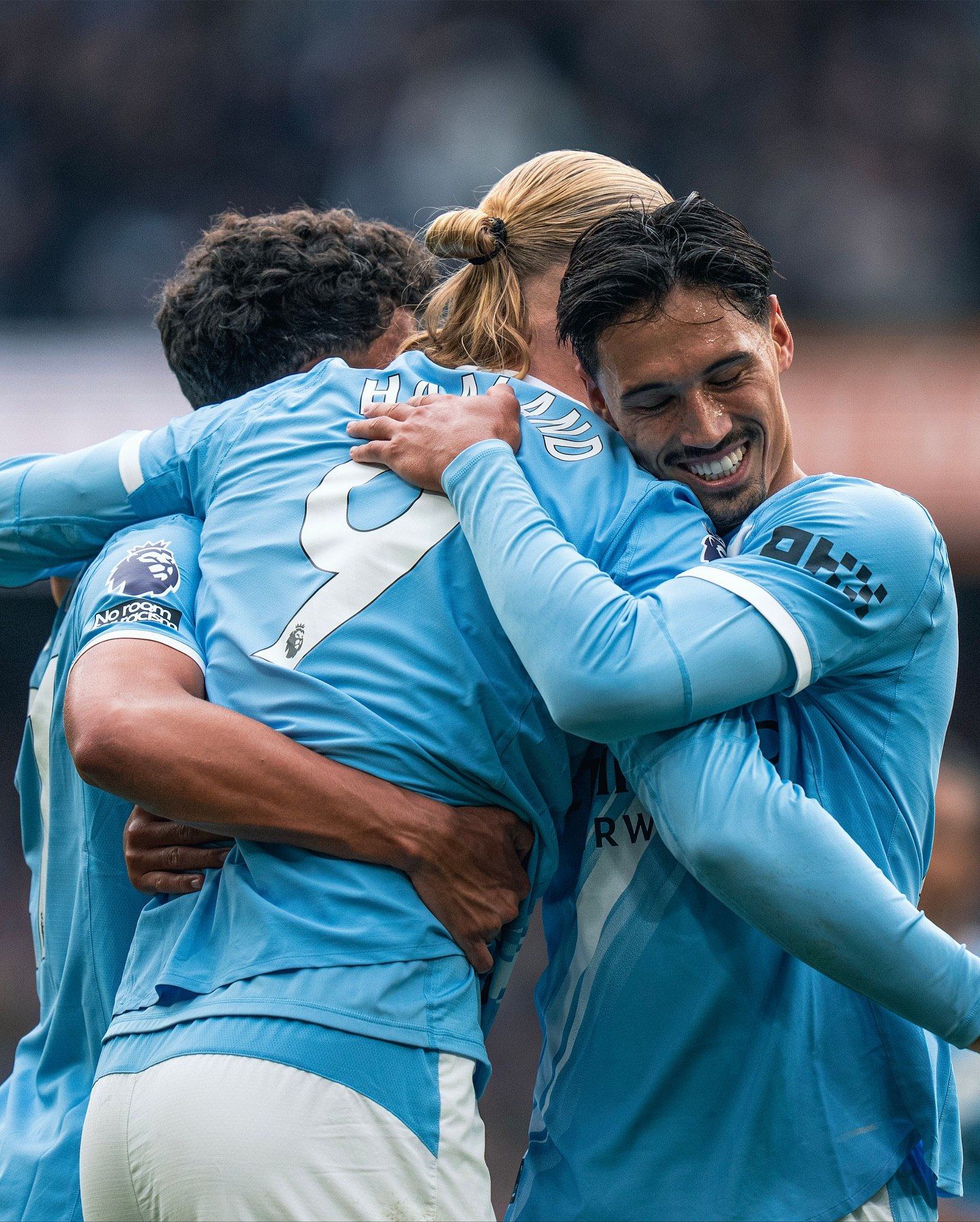 photo_2025-10-19_01-53-03 تیجانی ریندرس