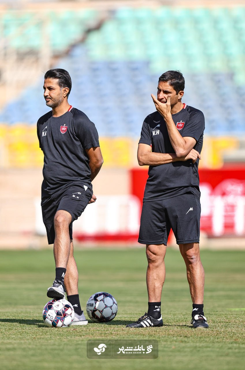 photo_2025-10-19_17-41-36 وحید هاشمیان در تمرین پرسپولیس