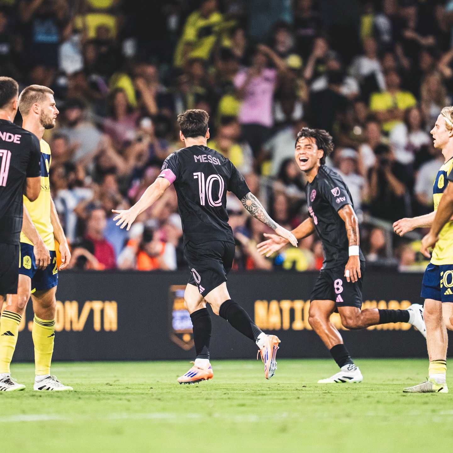 photo_2025-10-20_02-02-50 لیونل مسی