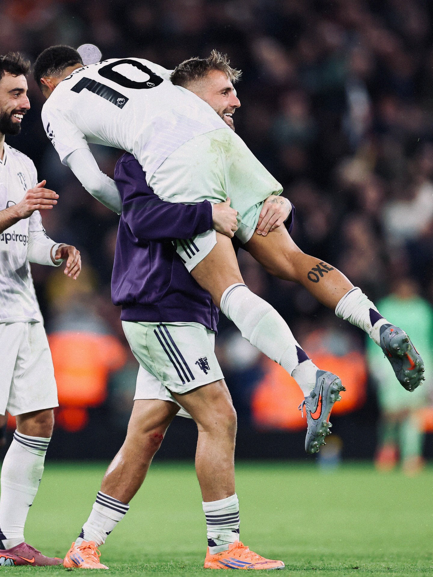 photo_2025-10-20_02-03-19 لوک شاو