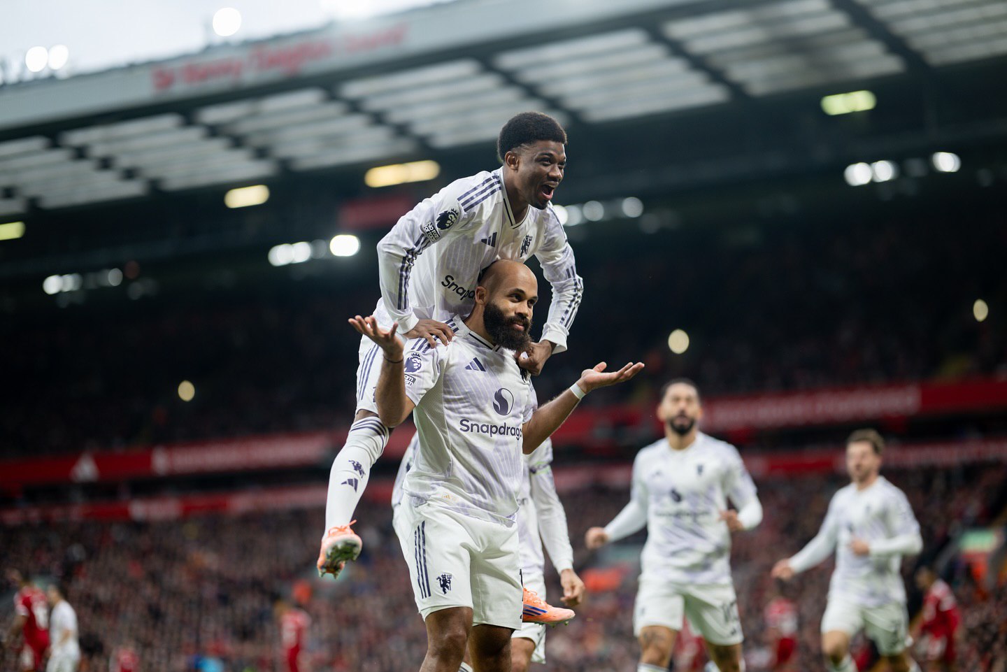 photo_2025-10-20_02-03-24 برایان امبومو