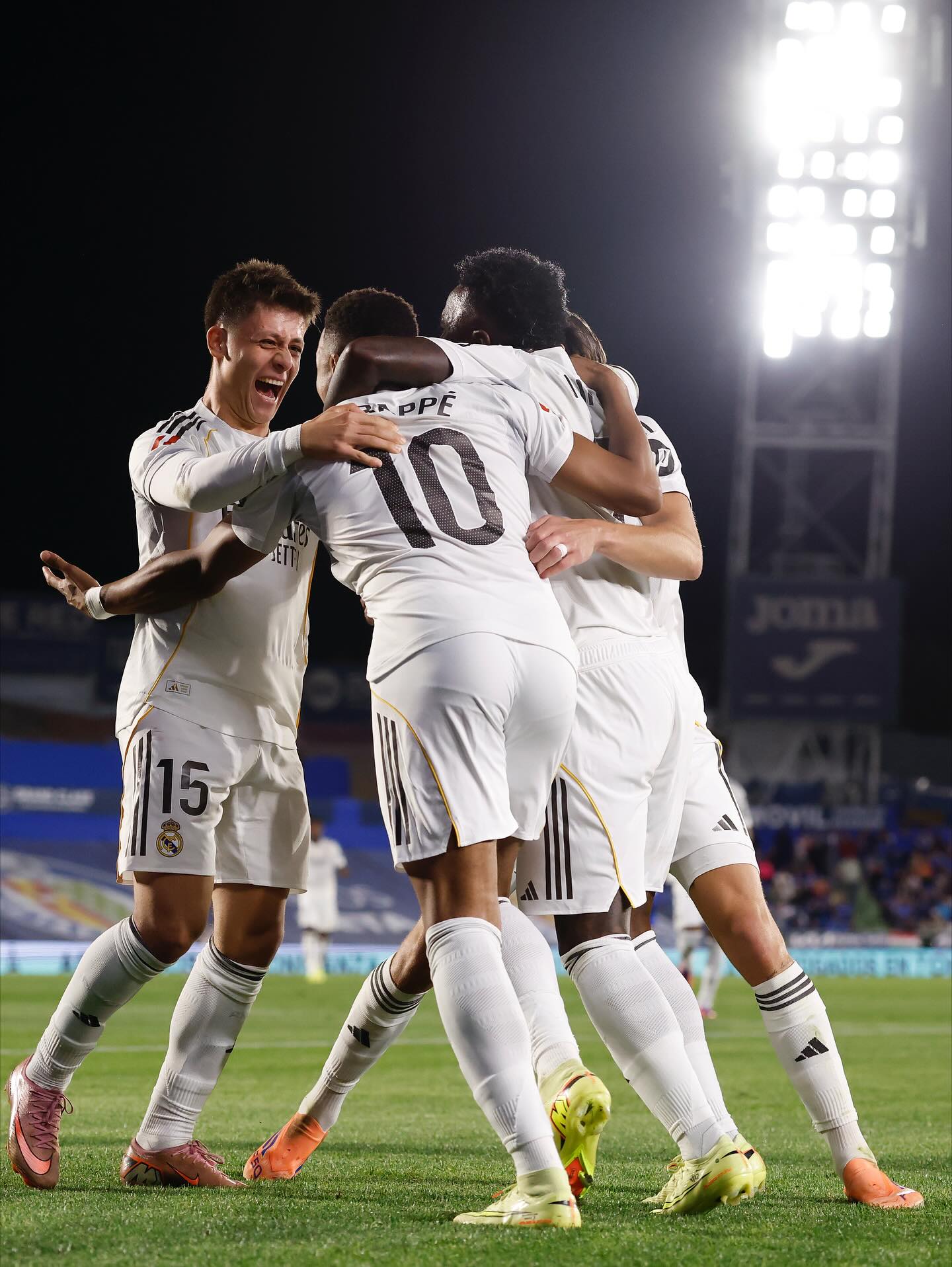 photo_2025-10-20_02-04-51 کیلیان امباپه