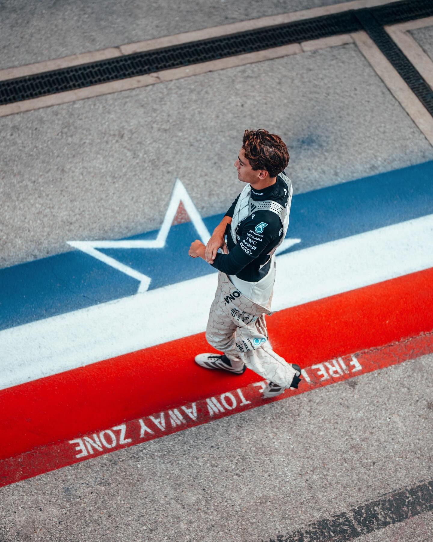 photo_2025-10-21_01-53-20 جورج راسل