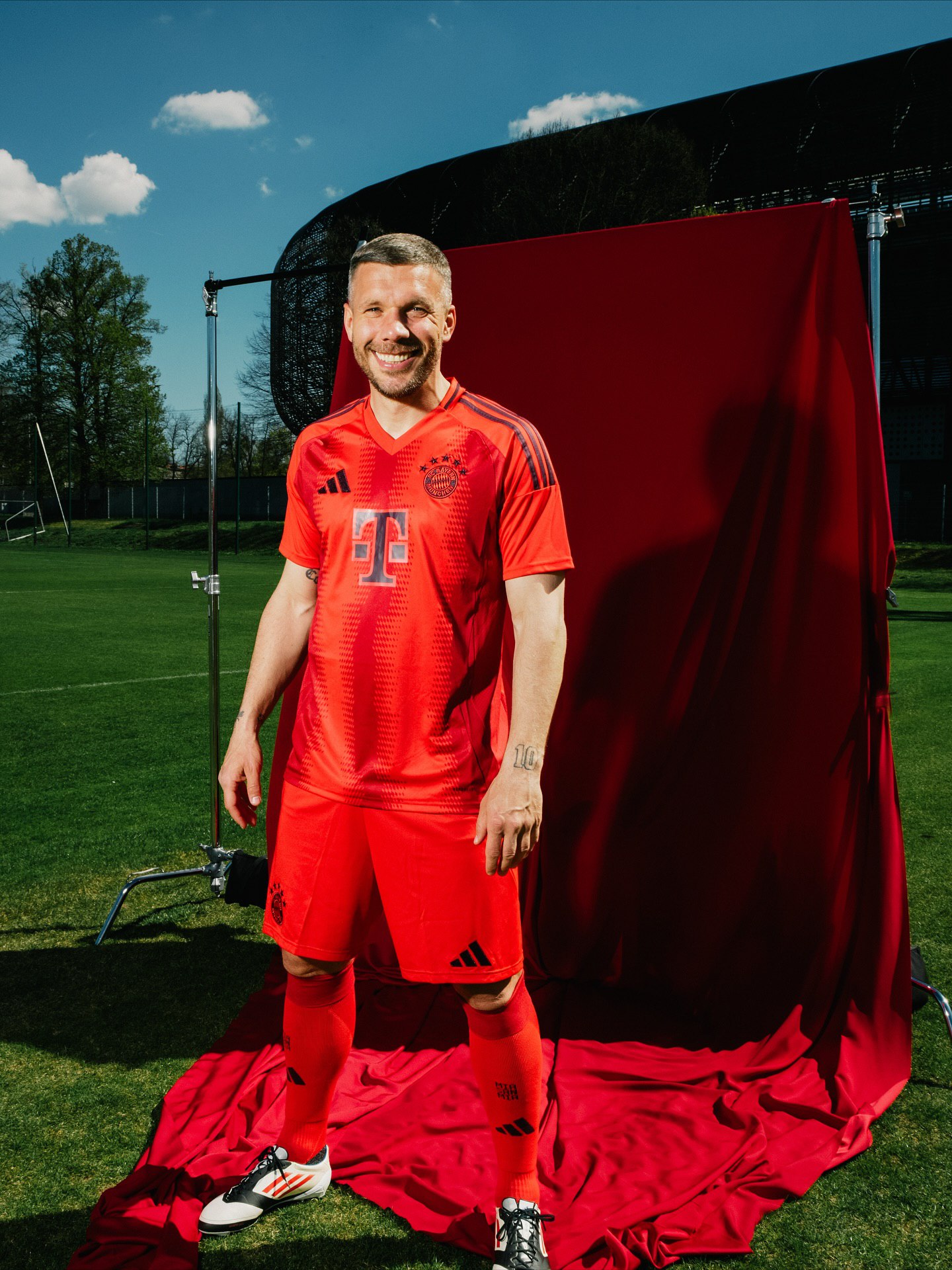 photo_2025-10-21_01-53-45 لوکاس پودولسکی