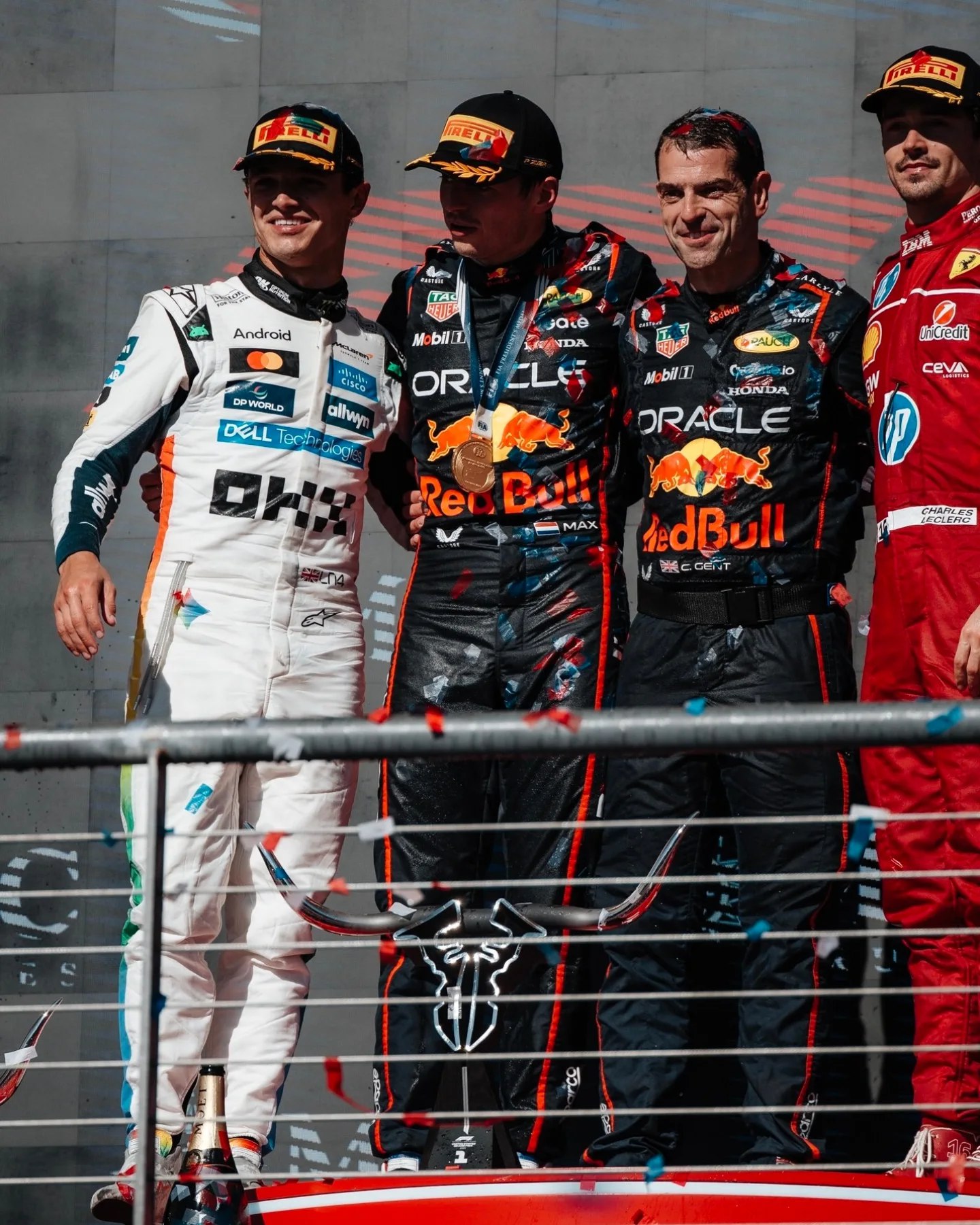 photo_2025-10-21_01-54-31 لندو نوریس