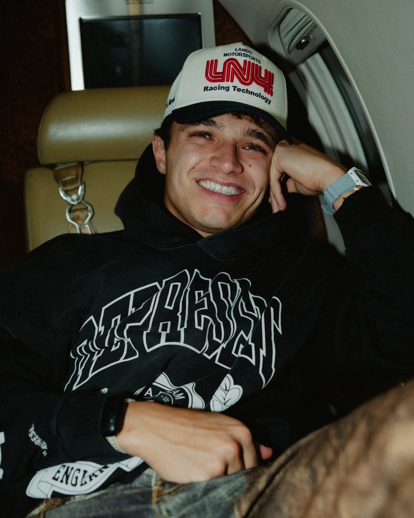 photo_2025-10-22_01-51-05 لندو نوریس