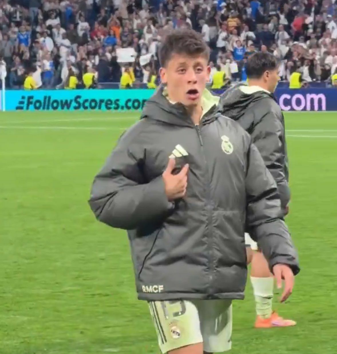 photo_2025-10-23_12-13-06 آردا گولر