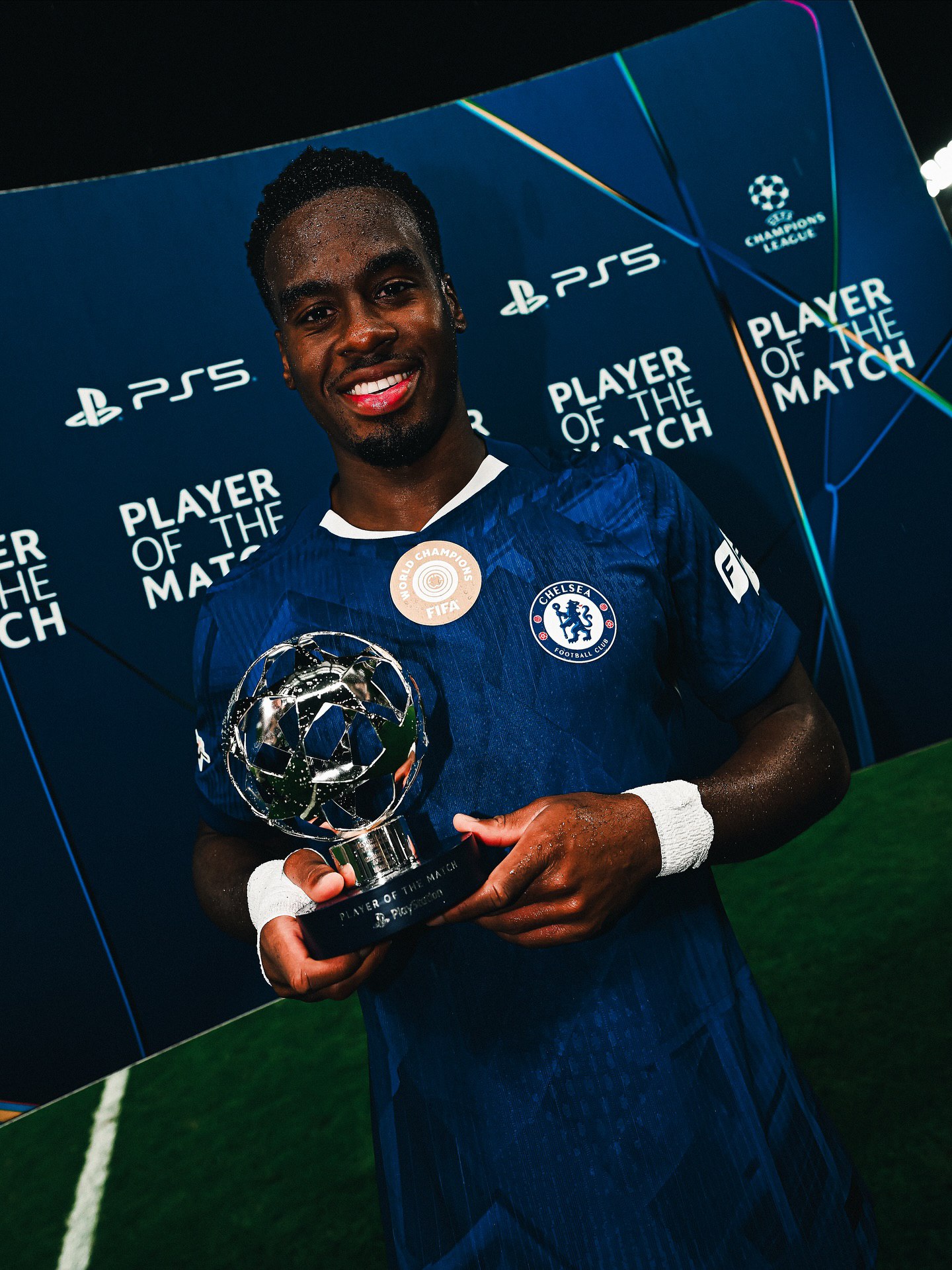 photo_2025-10-23_21-51-28 جیمی باینو گیتنز