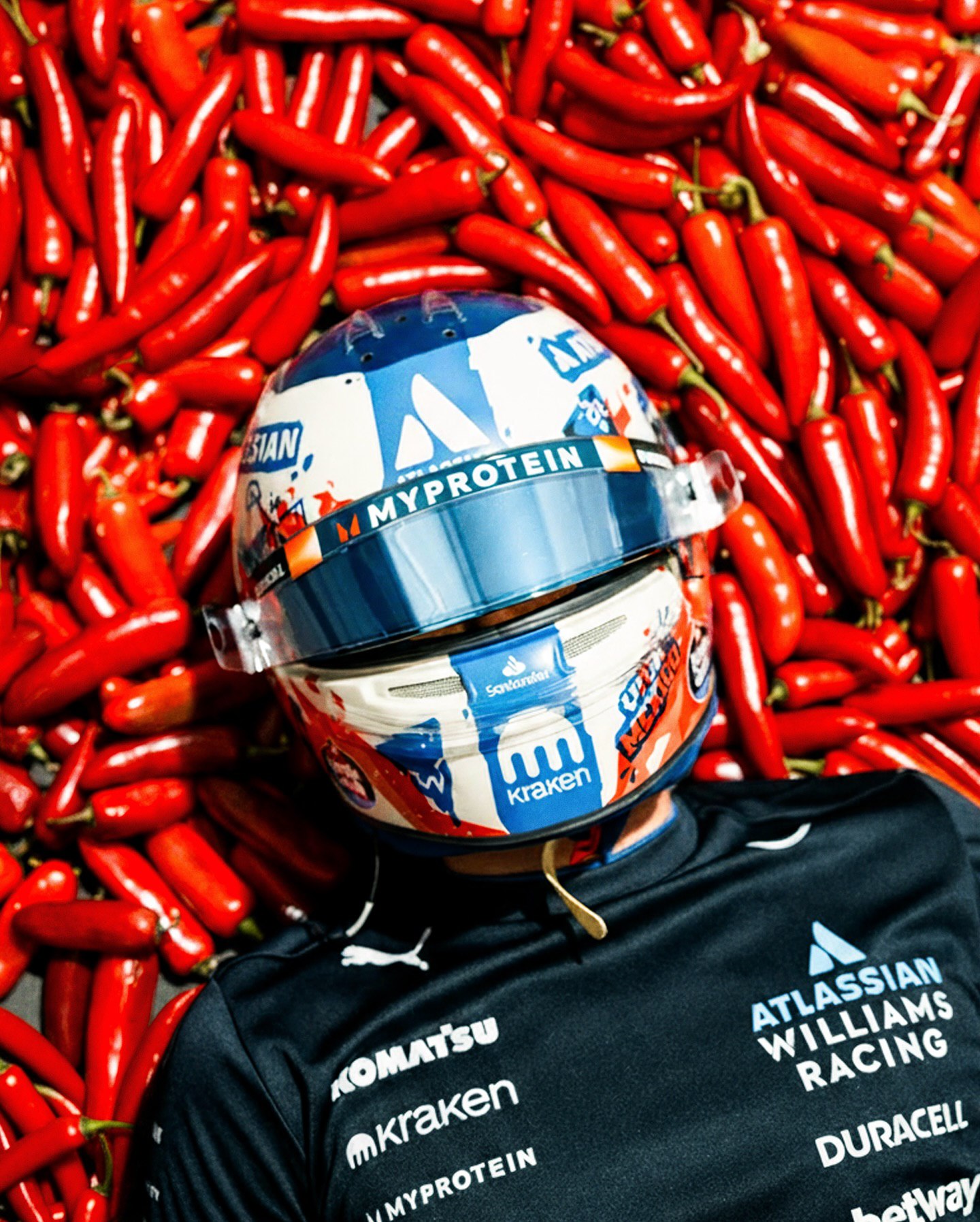 photo_2025-10-25_01-21-30 کارلوس ساینز