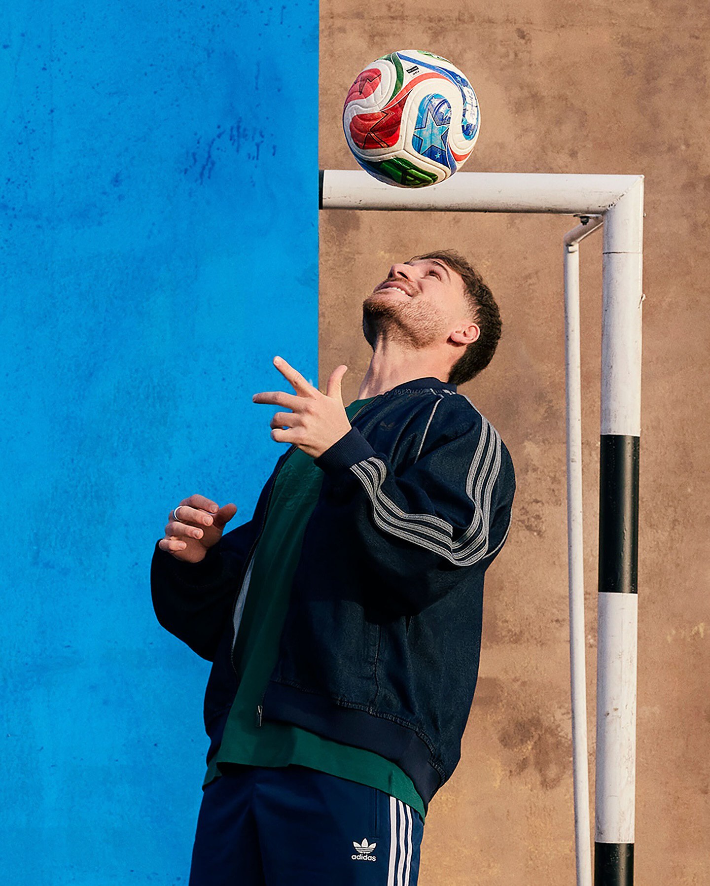 photo_2025-10-25_01-22-36 الکسیس مک آلیستر