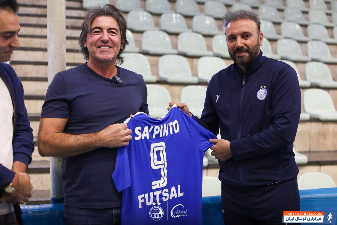 ریکاردو ساپینتو در تمرین تیم فوتسال استقلال حضور پیدا کرد