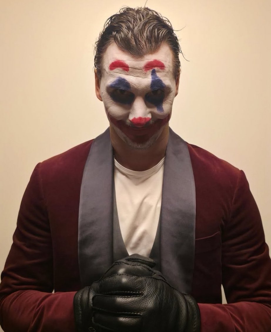 20251101_095838 زلاتان ابراهیموویچ از ظاهر جدید خود به مناسبت هالووین رونمایی کرد