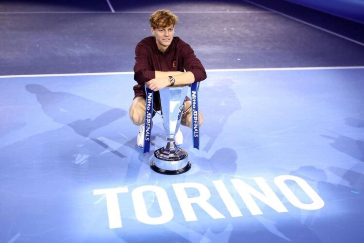 شب عجیب و متفاوت ایتالیاییها؛ اشک در فوتبال، لبخند در تنیس شب عجیب و متفاوت ایتالیاییها؛ اشک در فوتبال، لبخند در تنیس