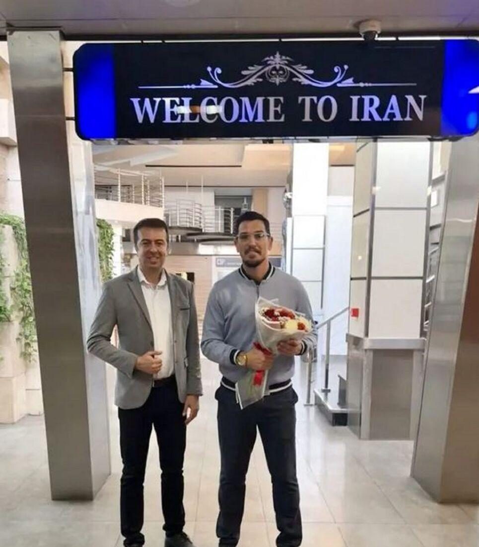 جولیانو والیم امروز برای پیوستن به پرسپولیس وارد تهران شد