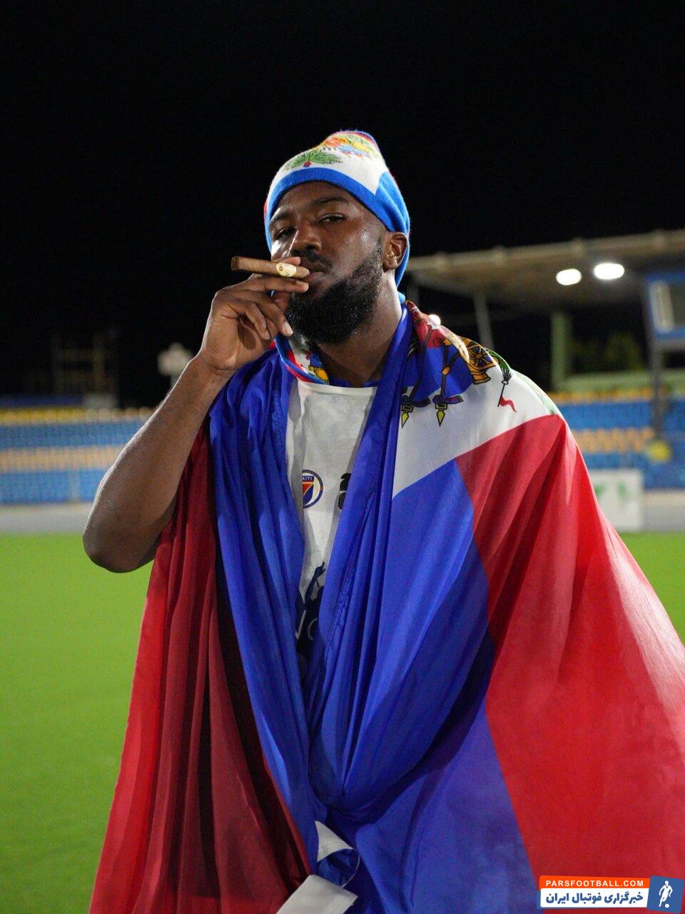 تصویری جالب از داکنز نازون با سیگار برگ پس از صعود به جام جهانی ۲۰۲۶