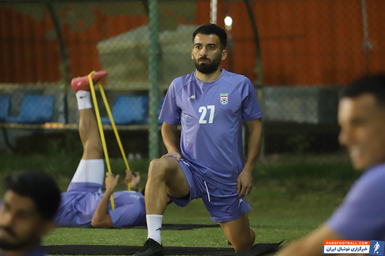 هادی حبیبی‌نژاد مهاجم چادرملو با انگیزه بالا در تمرینات تیم ملی در تورنمنت العین
