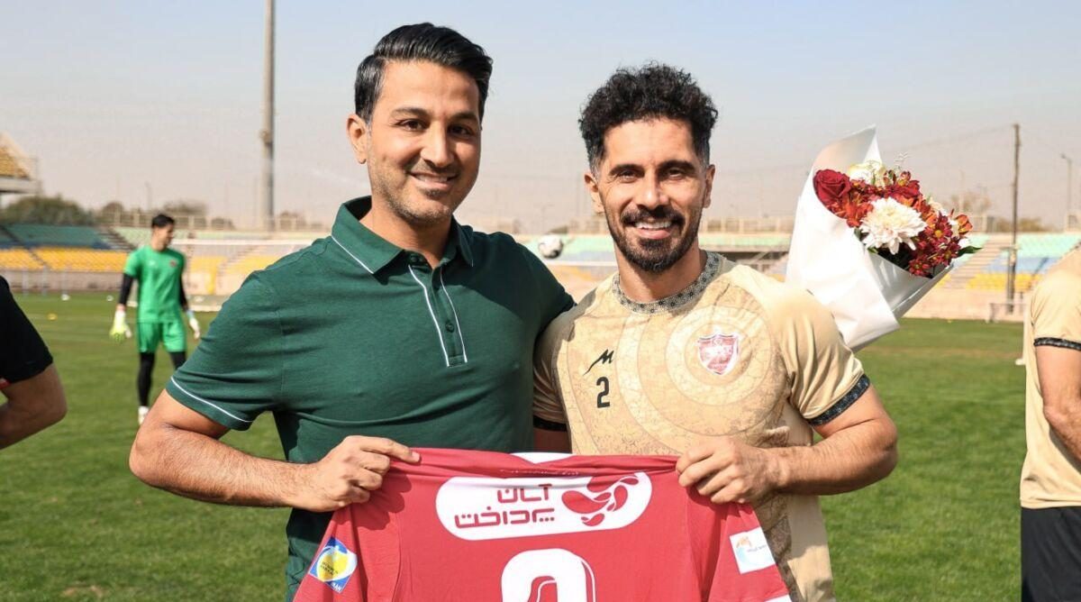 حضور مهرداد خانبان در تمرین پرسپولیس و خداحافظی از بازیکنان و کادر فنی