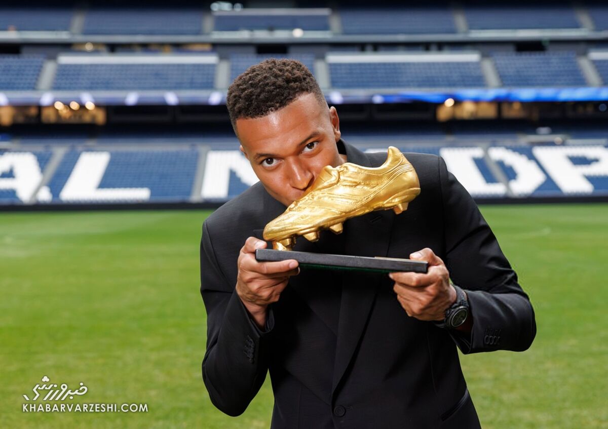 410316 کیلیان امباپه و کفش طلا