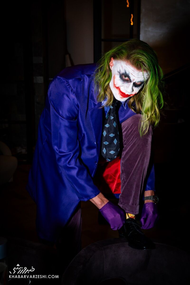 410325 ارلینگ هالند با لباس جوکر در هالووین