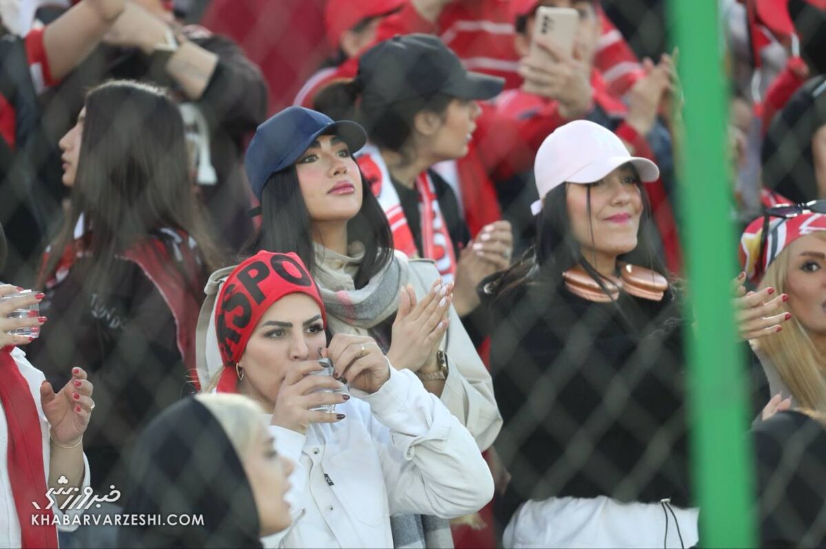 411094 هواداران پرسپولیس