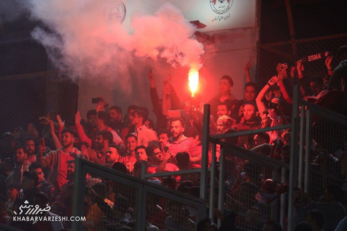 411131-3 هواداران پرسپولیس