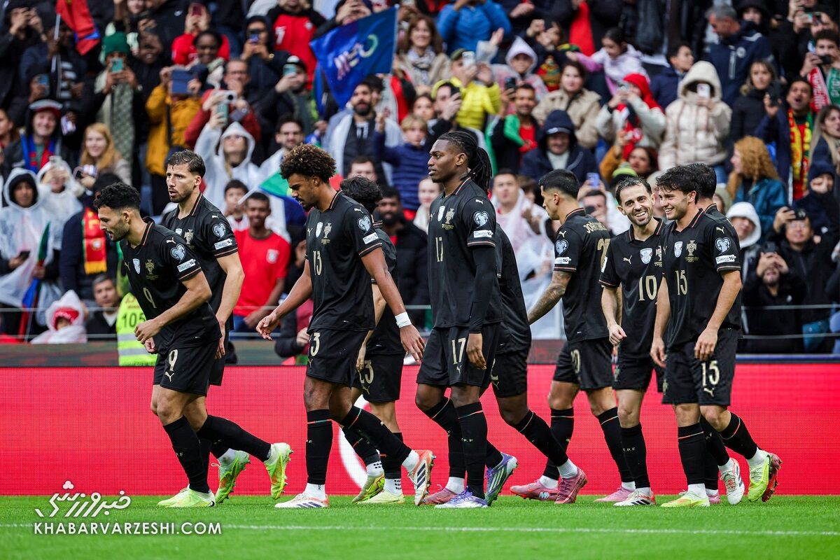 412223 شادی بازیکنان پرتغال پس از گلزنی دردیدار مقابل ارمنستان