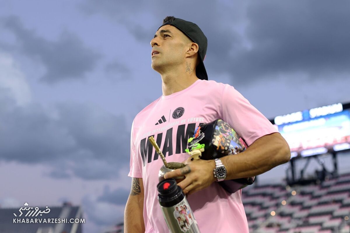 412238 لوئیس سوارس