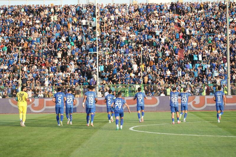 خارجی‌های استقلال دو دسته شده‌اند/ خط و نشان برای پرسپولیس در دربی