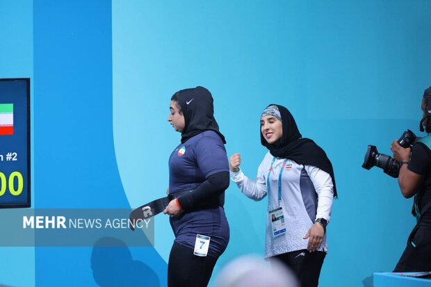 5770701-1 الهام حسینی: آینده وزنهبرداری ایران روشن است/ دختران فراتر از انتظار