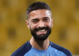 آرمین سهرابیان با انگیزه بالا در تمرین استقلال پس از تمدید معافیت از سربازی اش