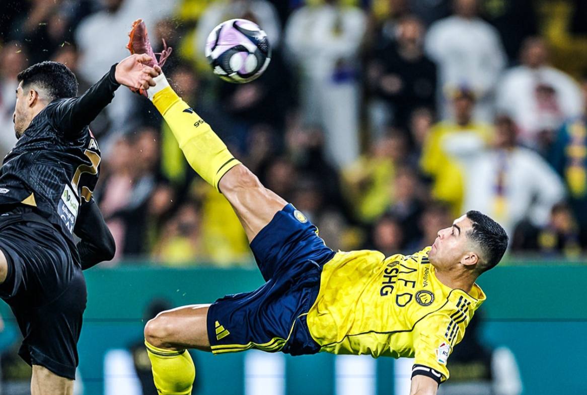 img_20251123_232417_094 عکس از گل قیچی برگردان کریستیانو رونالدو به الخلیج