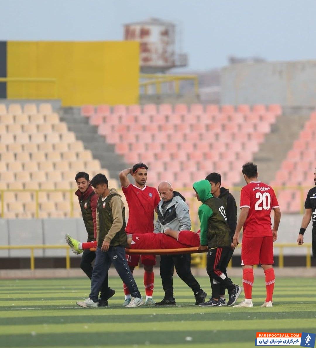 مصدومیت ماهان کاکو مدافع شهرداری نوشهر به دلیل چمن مصنوعی ورزشگاه ارومیه