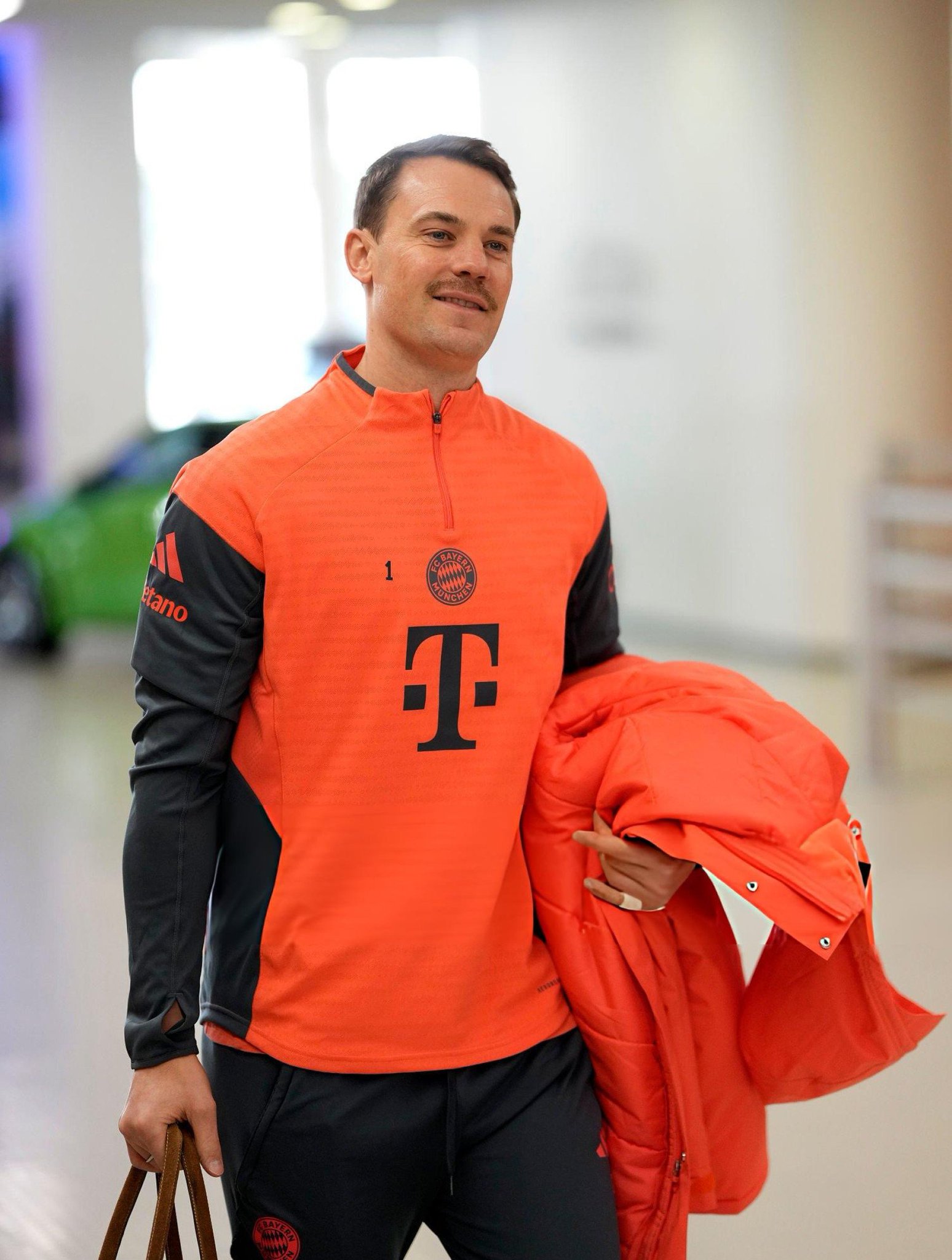 manuel_neuer_bayern_20251122_171436 مانوئل نویر - دروازهبان آلمانی بایرن مونیخ