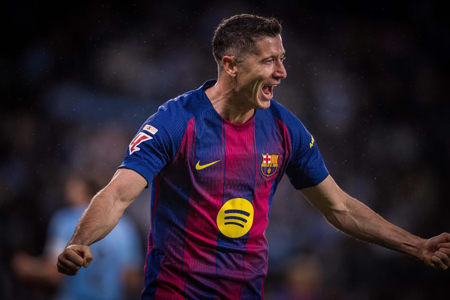 photo_2025-11-11_01-37-39 روبرت لواندوفسکی