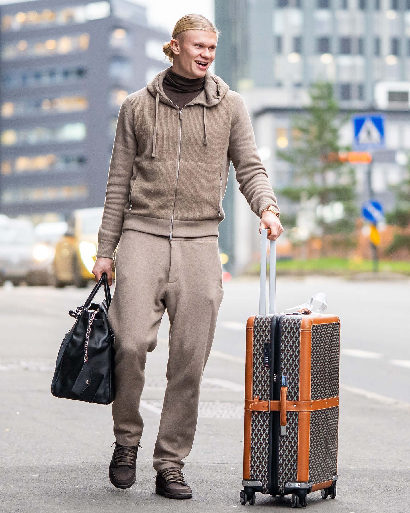 photo_2025-11-11_01-39-42 ارلینگ هالند