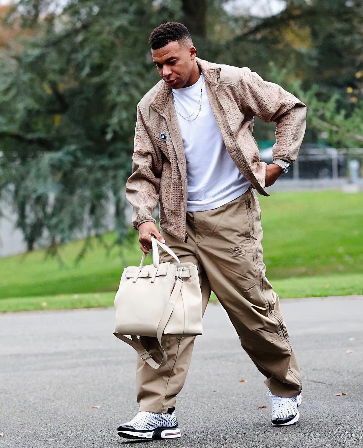 photo_2025-11-11_01-40-12 کیلیان امباپه