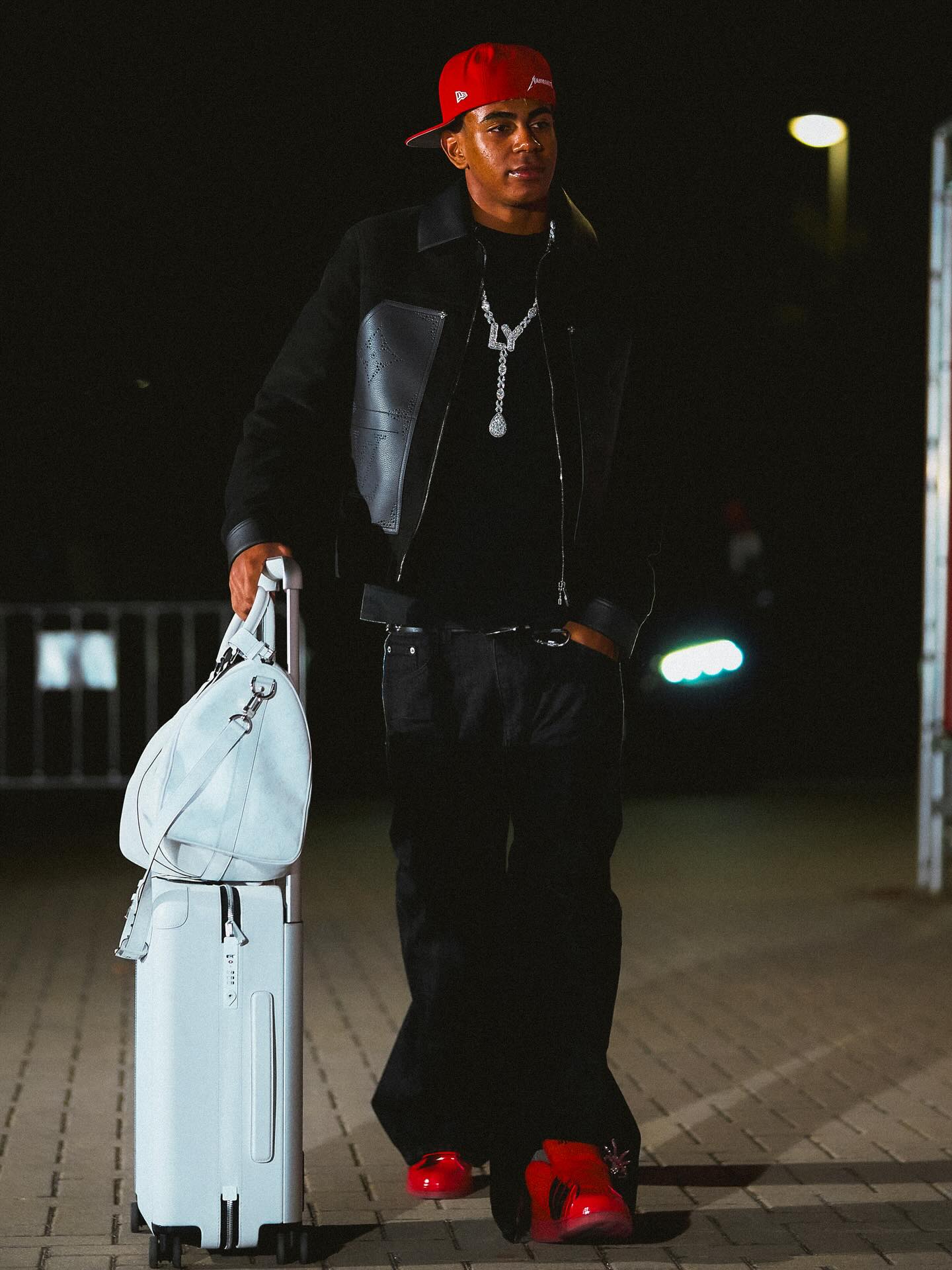 photo_2025-11-11_01-41-08 لامین یامال