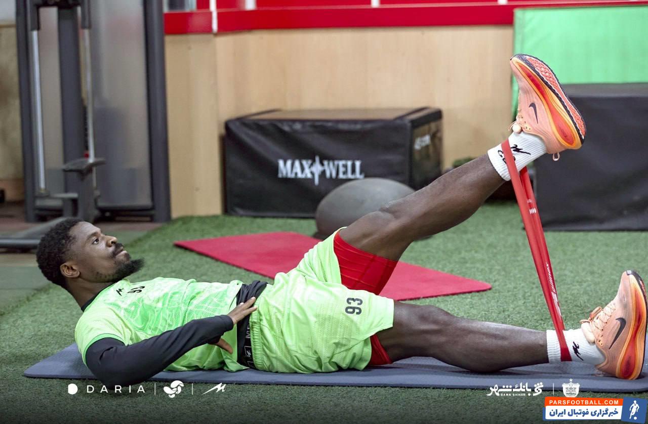 بازگشت سرژ اوریه مدافع راست تیم پرسپولیس به تمرین