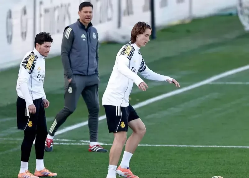 بازگشت خوان مارتینز به تمرین اصلی رئال مادرید با دستور ژابی آلونسو