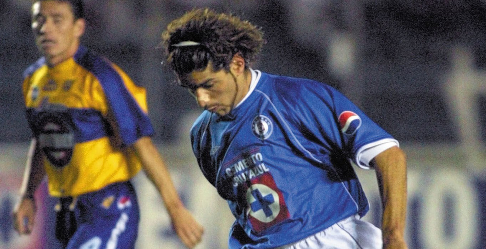 2025-12-08_050049 سباستین آبرو در کروز آزول