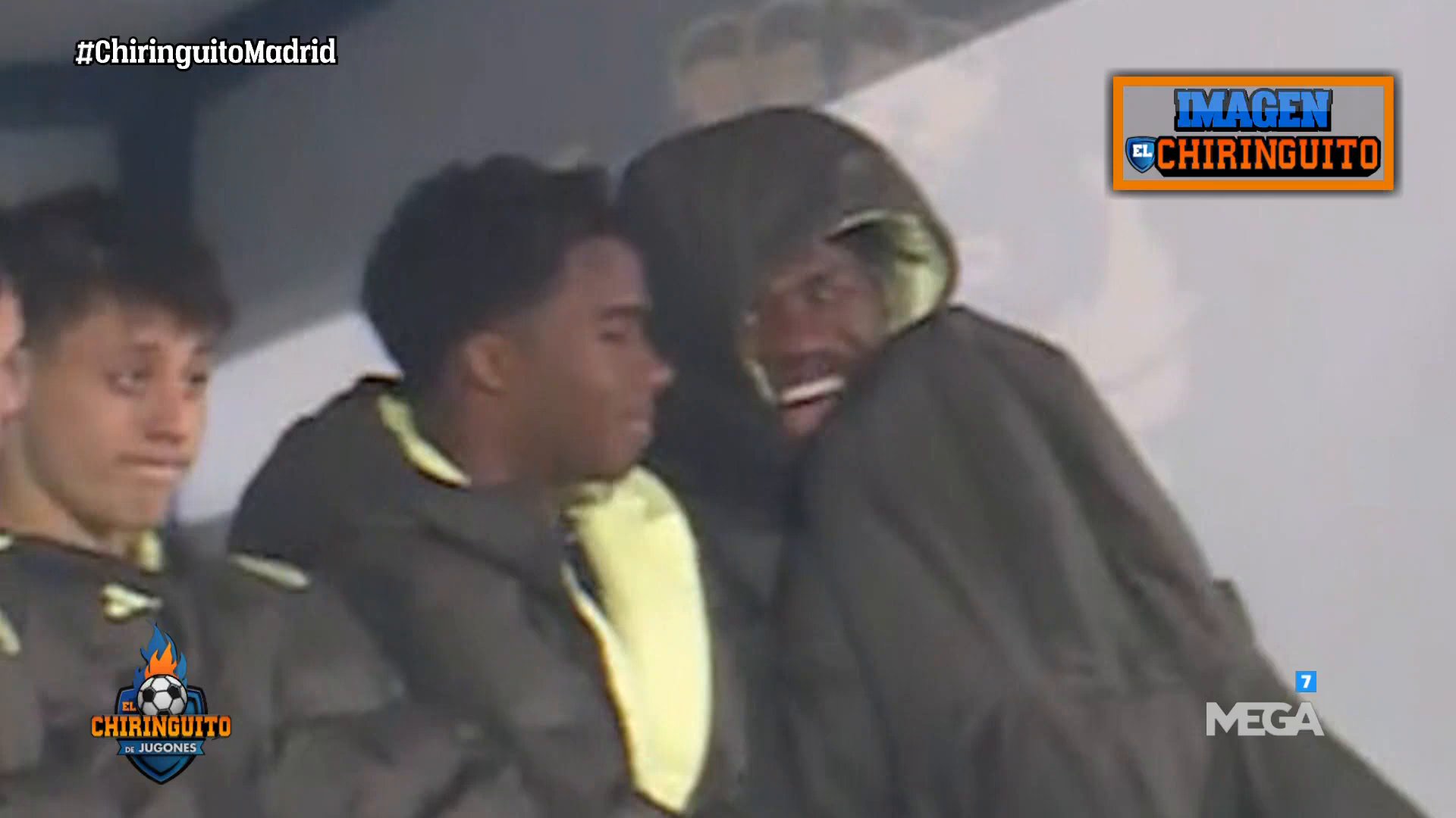 20251219_163910 عکس جنجالی وینیسیوس روی نیمکت رئال