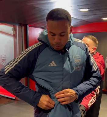 خوشحالی گابریل در راهرو ورزشگاه 