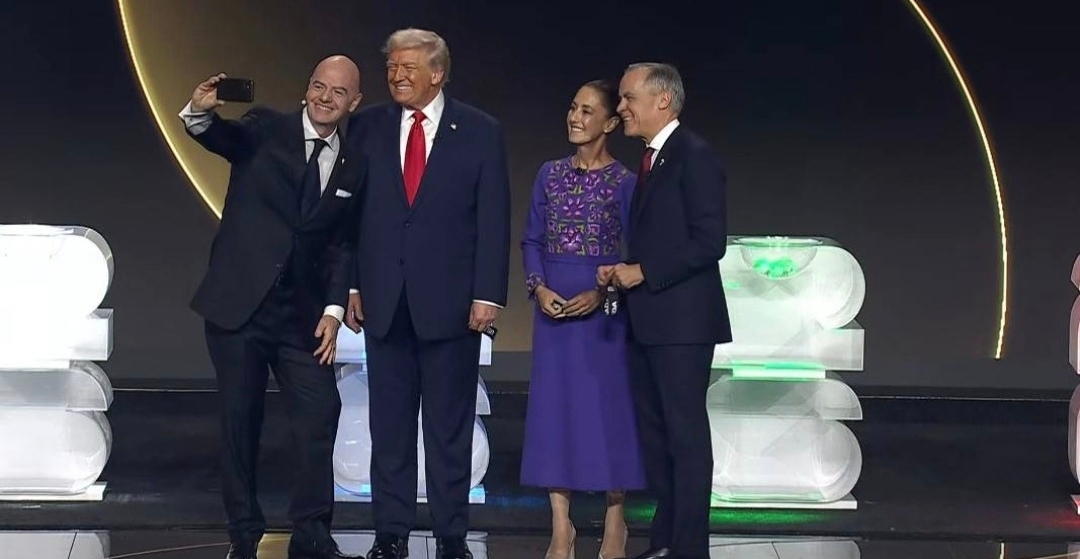 سلفی رئیس فیفا رئیس فیفا