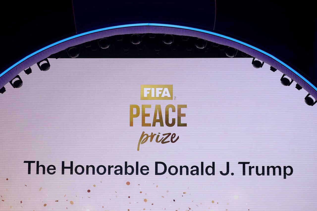 عکس | جایزه صلح فیفا برای ترامپ؛ رییس جمهور آمریکا به آرزویش رسید!