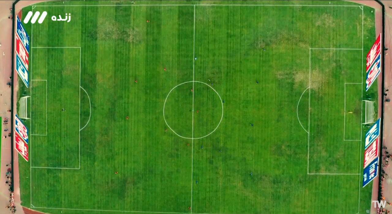 نمای زمینی و هوایی از زشتی فوتبال ایران؛ کج و معوج مثل خطوط زمین، زبان سروش رفیعی و خداداد! نمای زمینی و هوایی از زشتی فوتبال ایران؛ کج و معوج مثل خطوط زمین، زبان سروش رفیعی و خداداد!